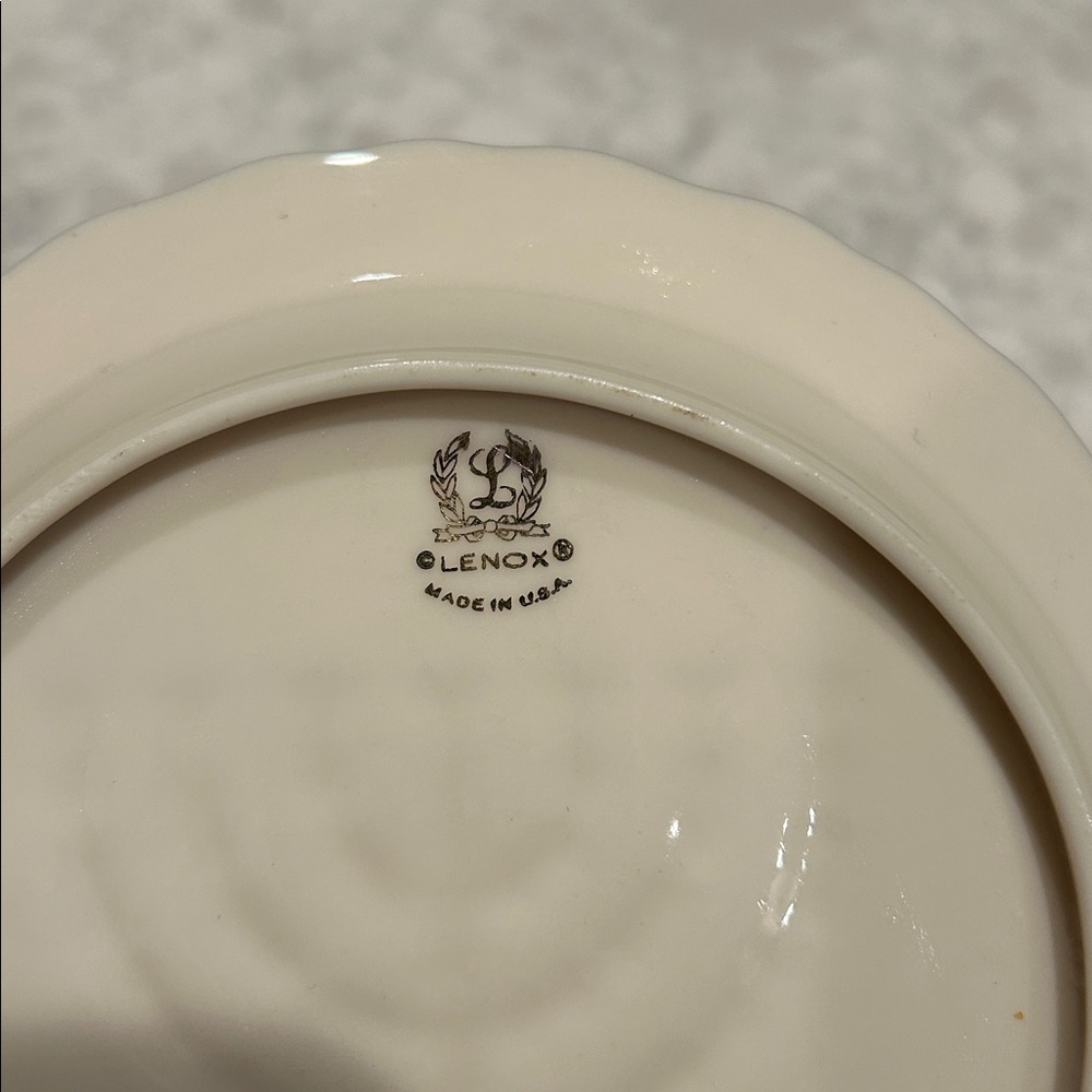 LENOX Menorah Decorative Plate with Gold Edge - Picture 2 of 3